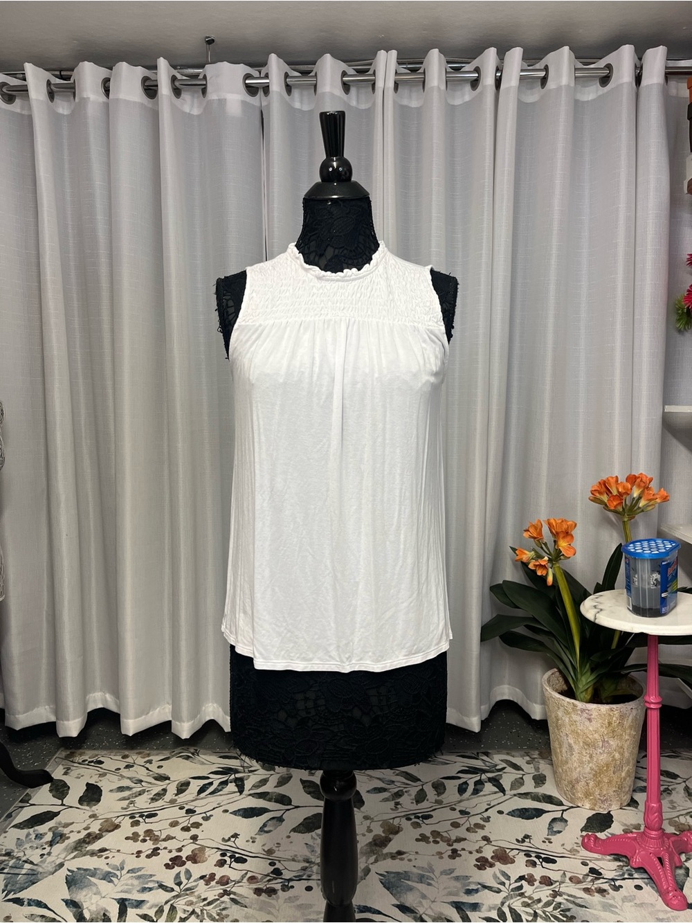 croft & barrow White Smocked Neck Sleeveless Camisole